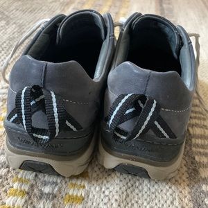 Clark’s wavewalk navy size 11 men’s shoes. Runs small.